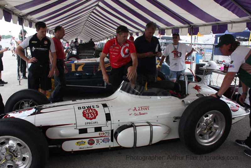 Illustration for article titled The 10 Best Vintage Indycars at the Milwaukee MileĀ